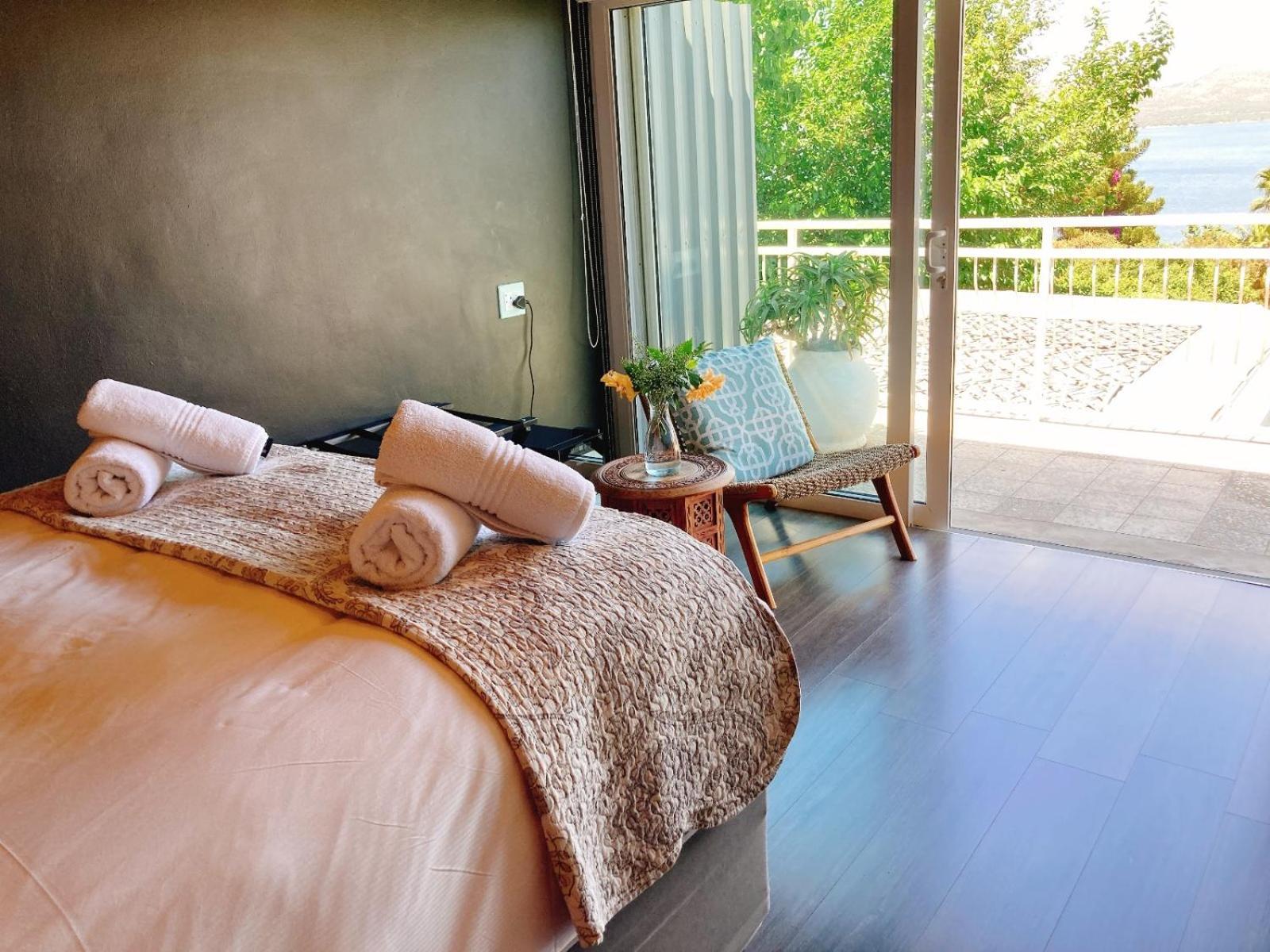 Mister C Bed & Breakfast Hartbeespoort Exterior photo